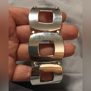 Silver Tone Stretchy Bracelet